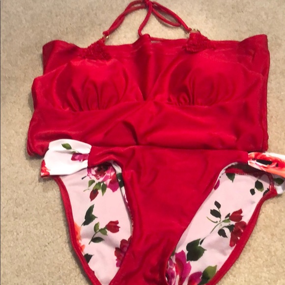 Swimsuit - Picture 6 of 6